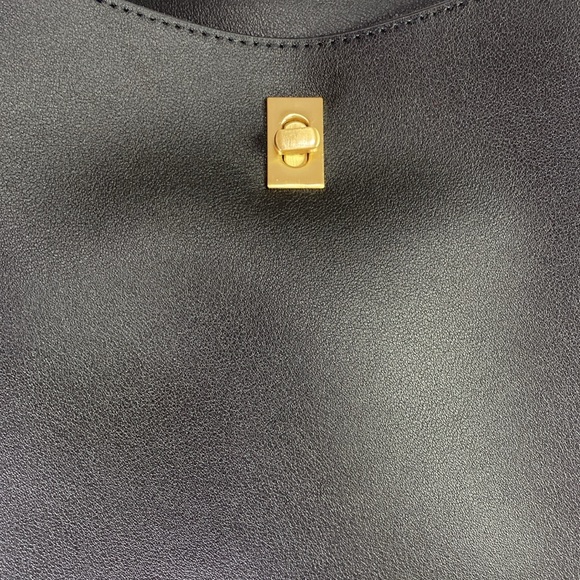 Nanette Lepore Black Shoulder Hobo Bag with Gold Tone Turnlock EUC - Picture 4 of 12